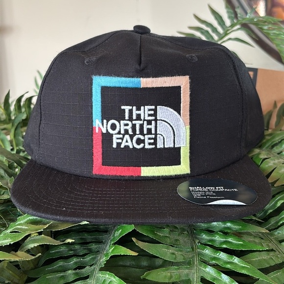 Brand New The North Face Plaskett Black Trucker Hat Adjustable Baseball Cap - Picture 3 of 15